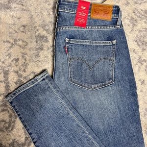 NWT Levi’s 721 High Rise Skinny Jean
